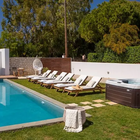 Coastal Chic Luxury La Reina In Ai Giannis *