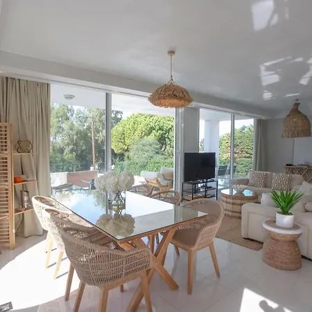 Coastal Chic Luxury La Reina In Ai Giannis Villa *