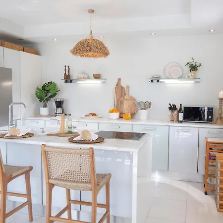 Coastal Chic Luxury La Reina In Ai Giannis Lefkáda