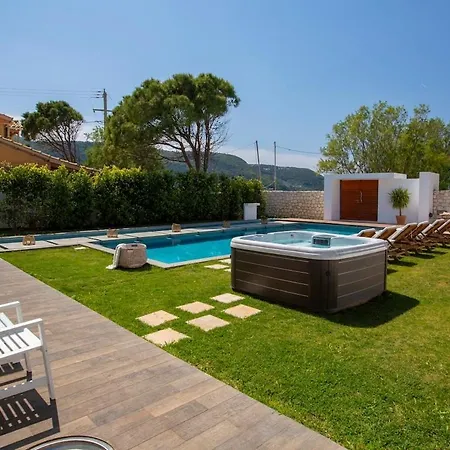 Coastal Chic Luxury La Reina In Ai Giannis Villa *
